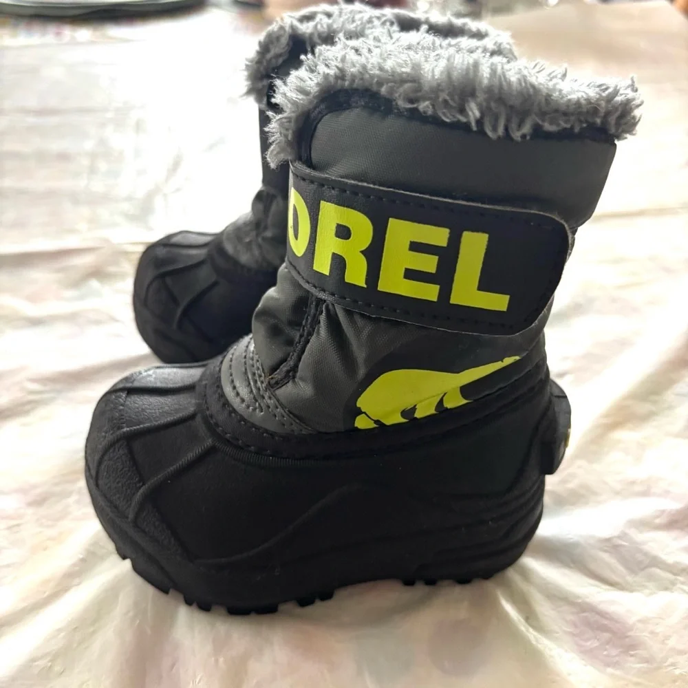 Sorel Snow Commander Black Yellow Boots Faux Fur Lined SZ 5 Worn 1X